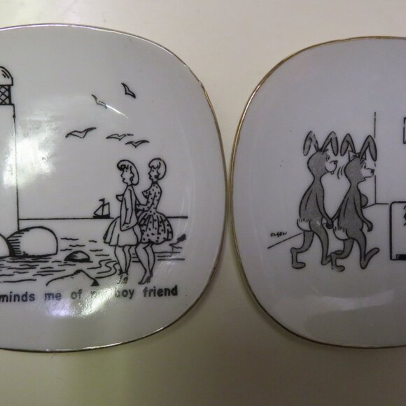 Pair Sexy Humorous Small Plates Vintage (DK669) - Picture 2 of 6